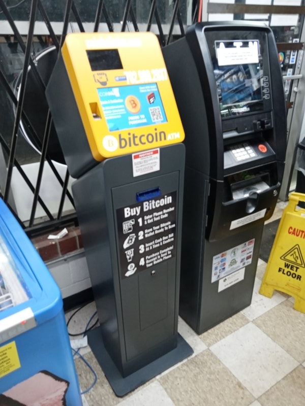Bitcoin ATM in Milwaukee Express Pantry (Blaine Pl)