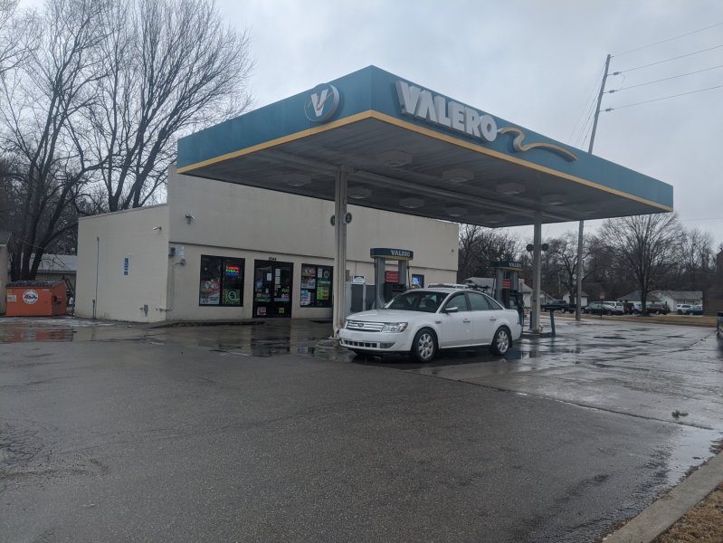 Bitcoin ATM in Topeka Valero Gas Station